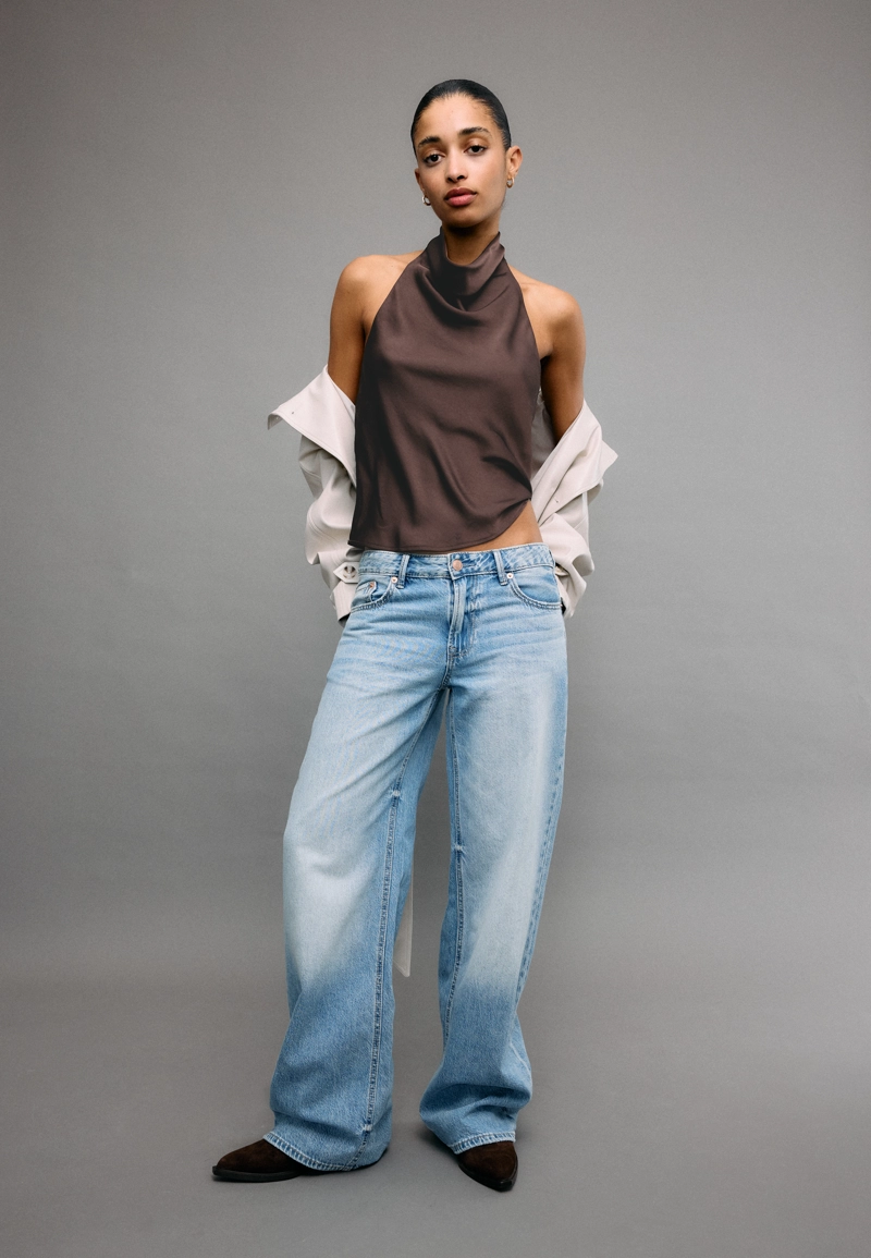 Атласный топ с горловиной халтер