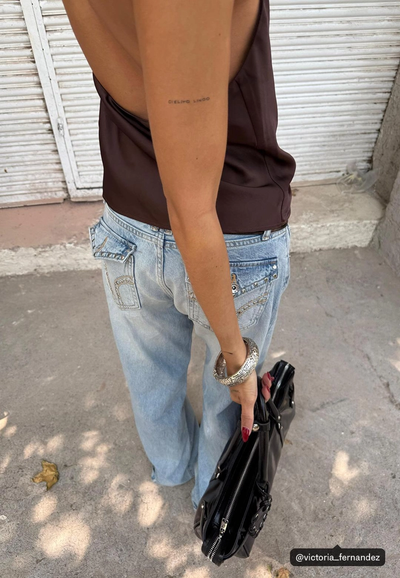 Атласный топ с горловиной халтер