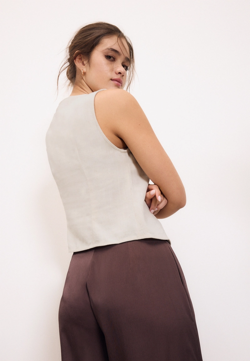 Топ без рукавов на пуговицах