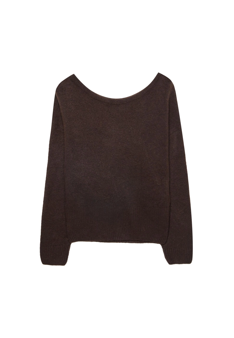 Мягкий вязаный джемпер с вырезом-лодочкой