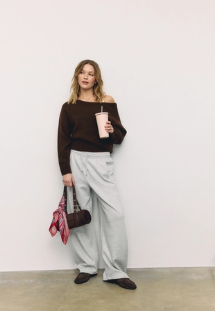 Мягкий вязаный джемпер с вырезом-лодочкой- Заказать в России