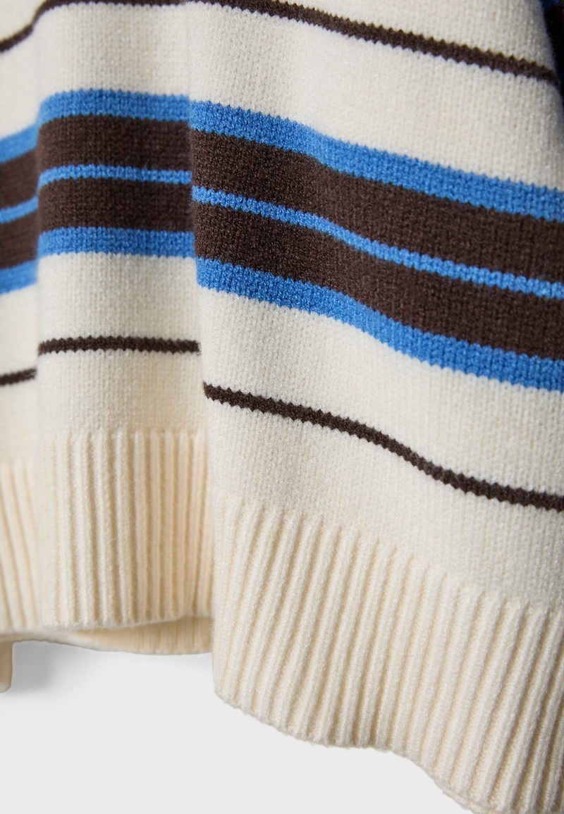 Укороченный полосатый трикотажный свитер