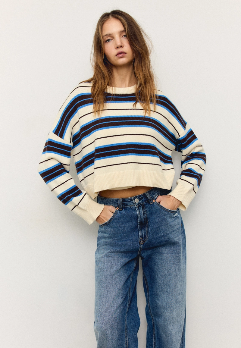 Укороченный полосатый трикотажный свитер