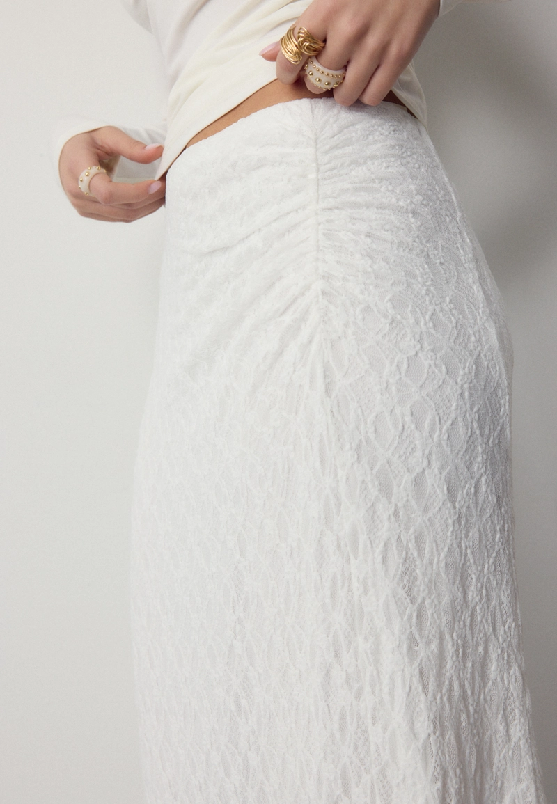 Юбка миди с кружевом и сборками