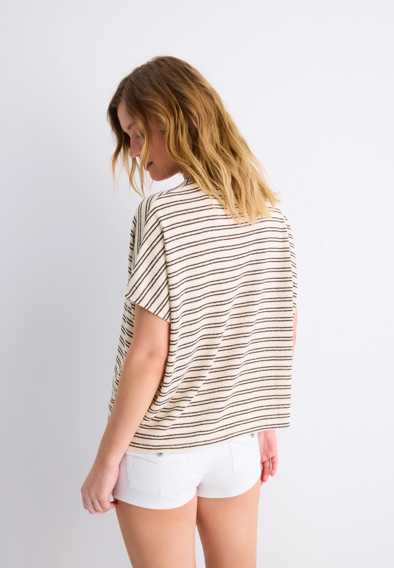 Футболка в полоску с эффектом накидки