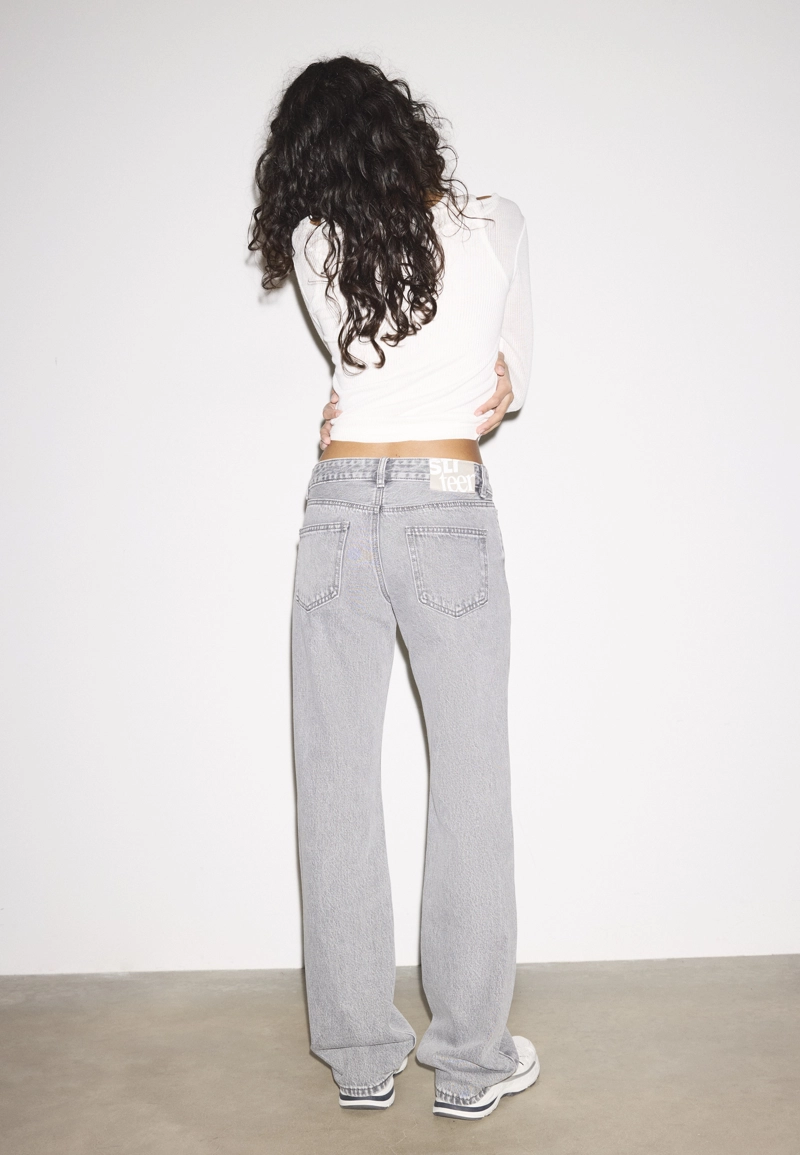 Прямые джинсы с низкой посадкой