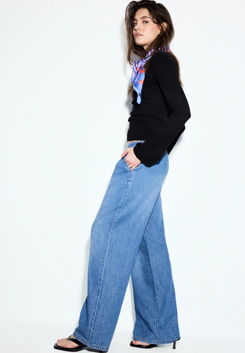 Свободные джинсы на кулиске