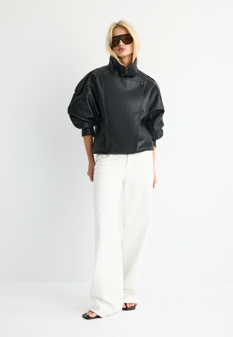 Объемная куртка-косуха из искусственной кожи