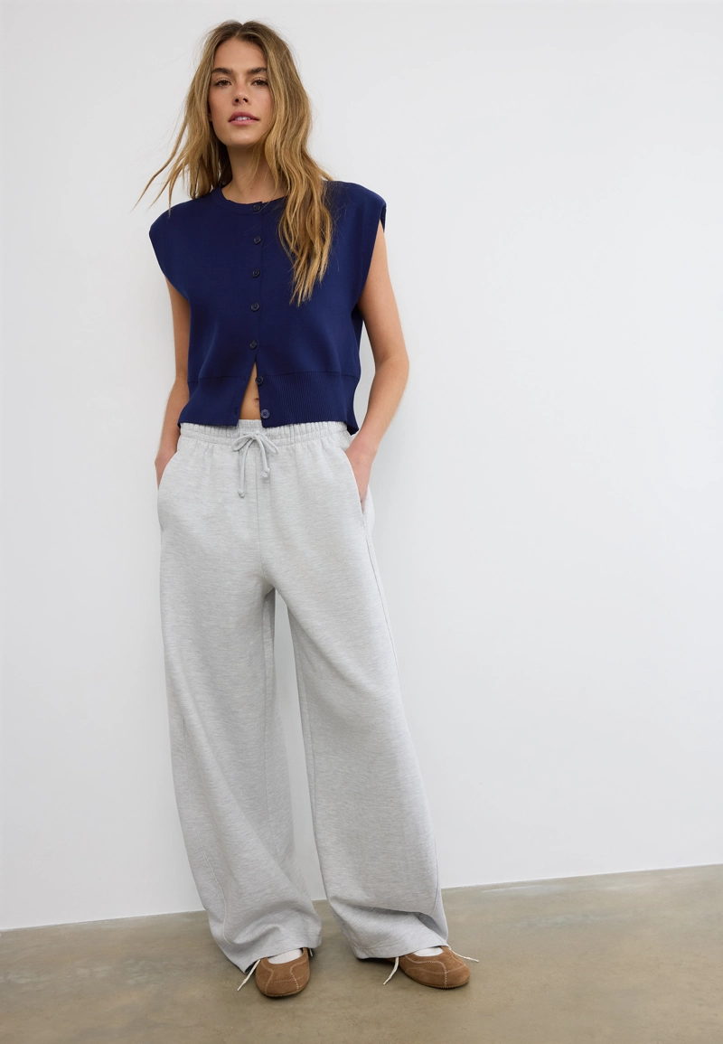 Вязаный жилет с подплечниками