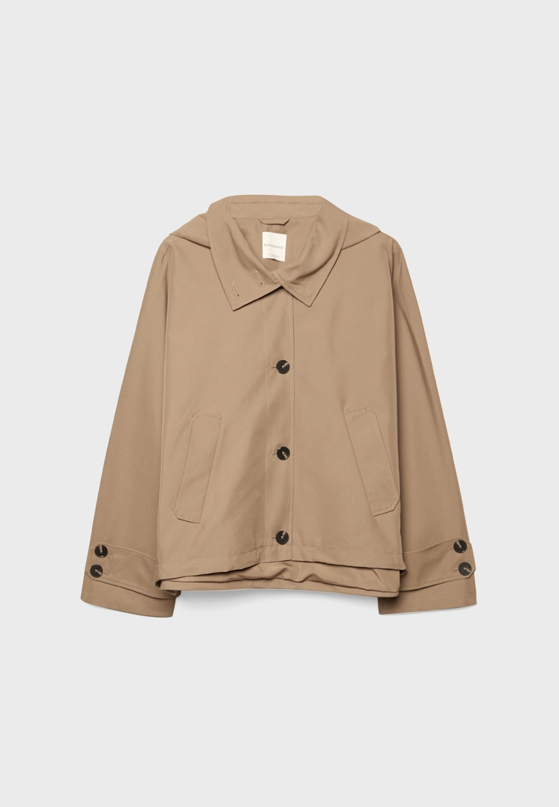 Укороченный объемный тренч с капюшоном