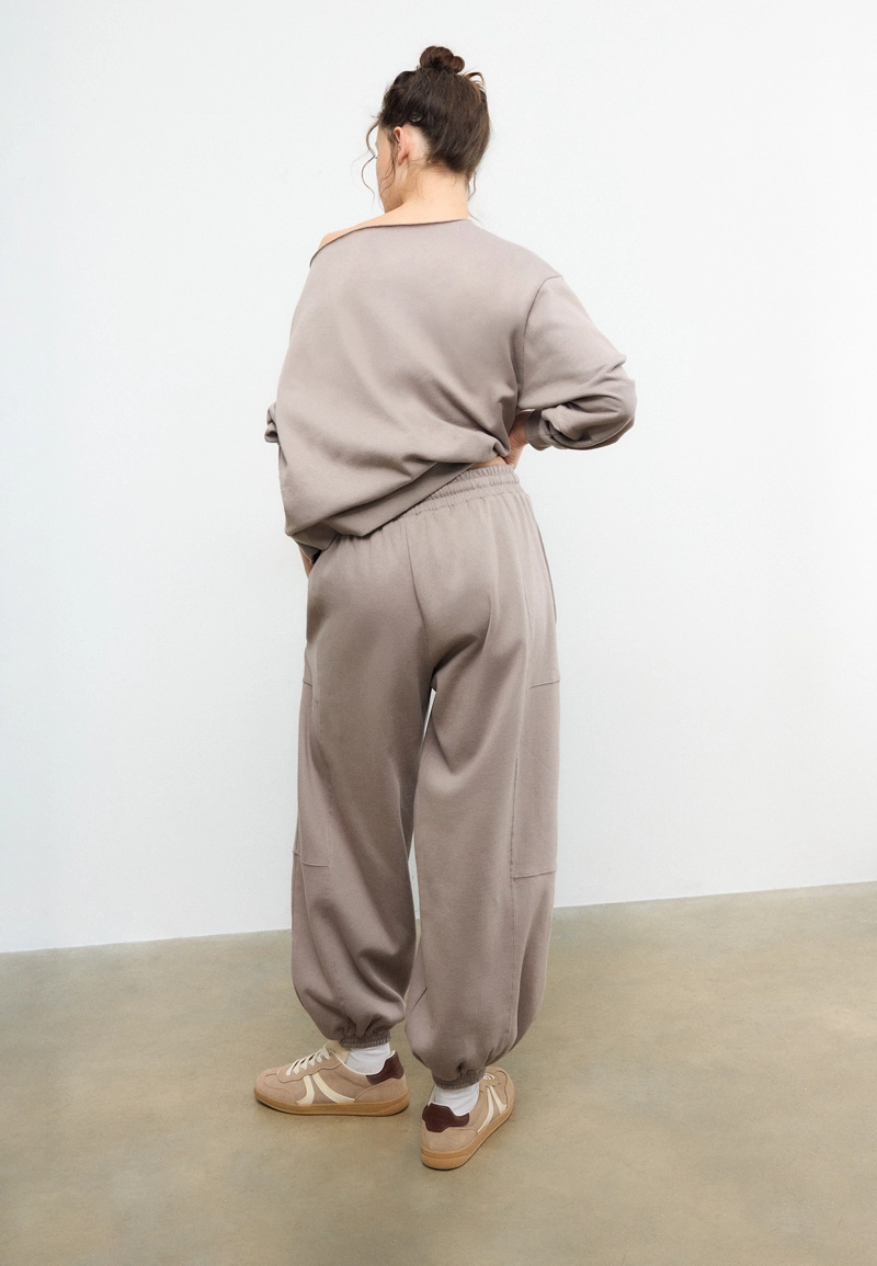 Брюки-джоггеры с рукавами-фонариками из флиса