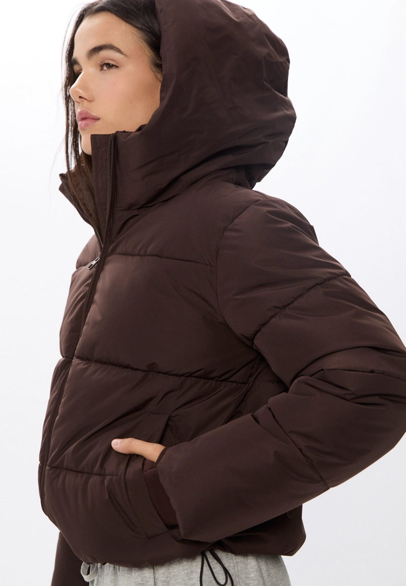 Базовая стеганая куртка с капюшоном