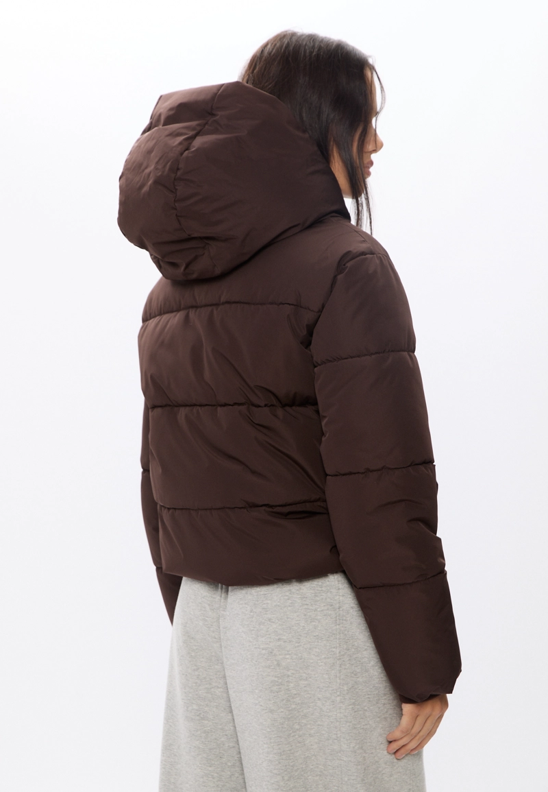 Базовая стеганая куртка с капюшоном