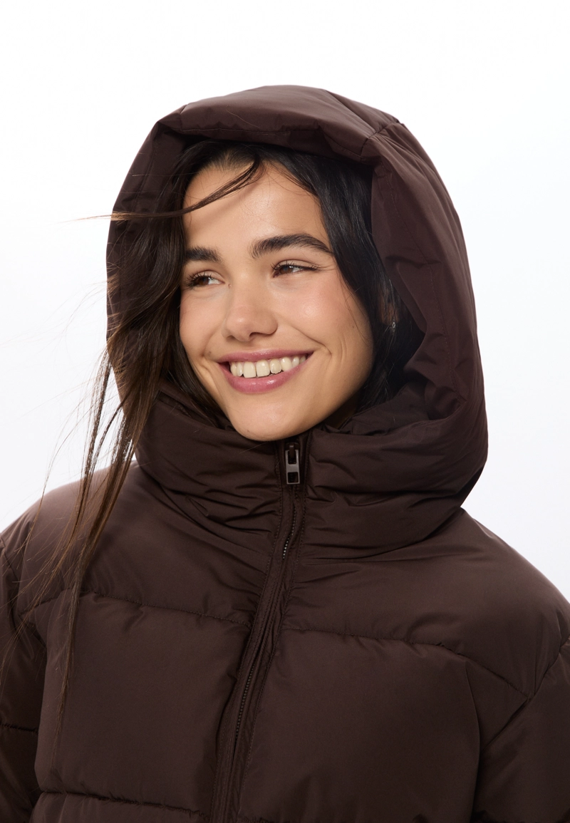 Базовая стеганая куртка с капюшоном