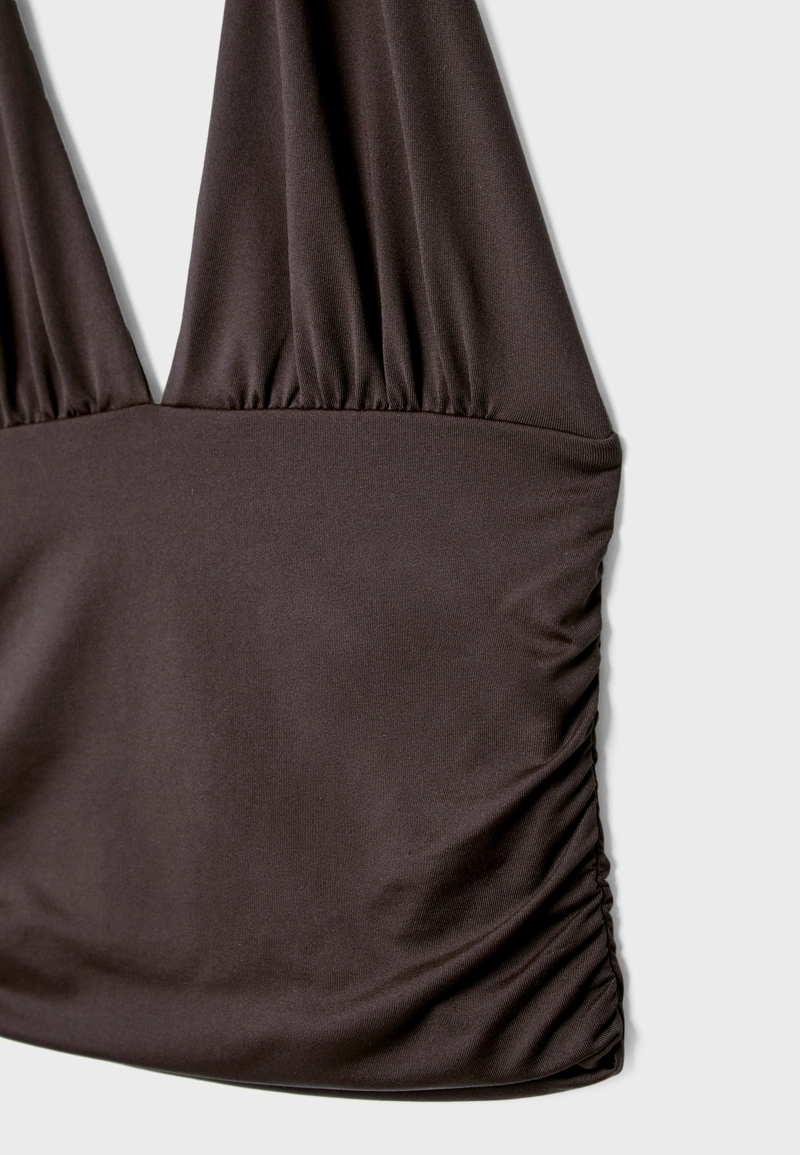 Топ халтер со сборками и завязками на шее