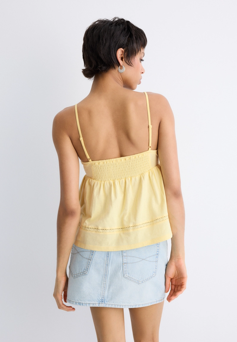 Топ на бретелях с отделкой кроше