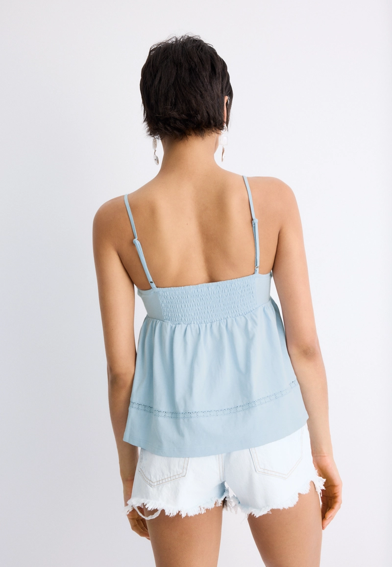 Топ на бретелях с отделкой кроше