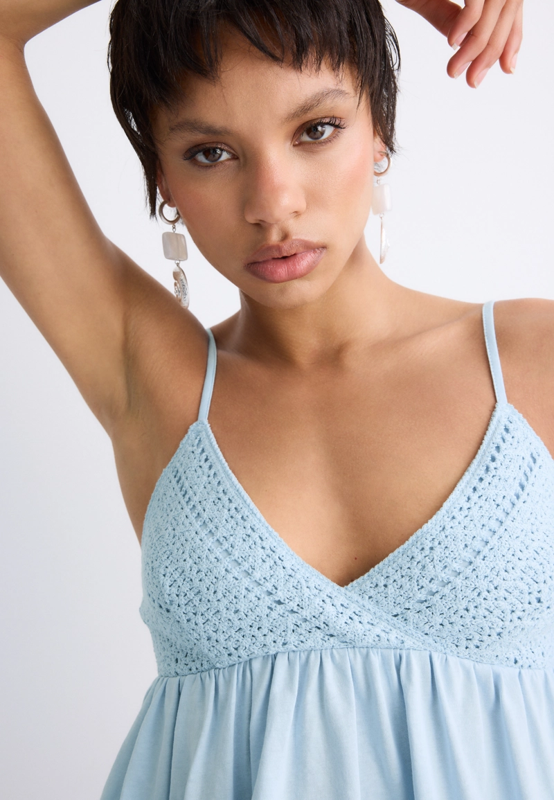 Топ на бретелях с отделкой кроше