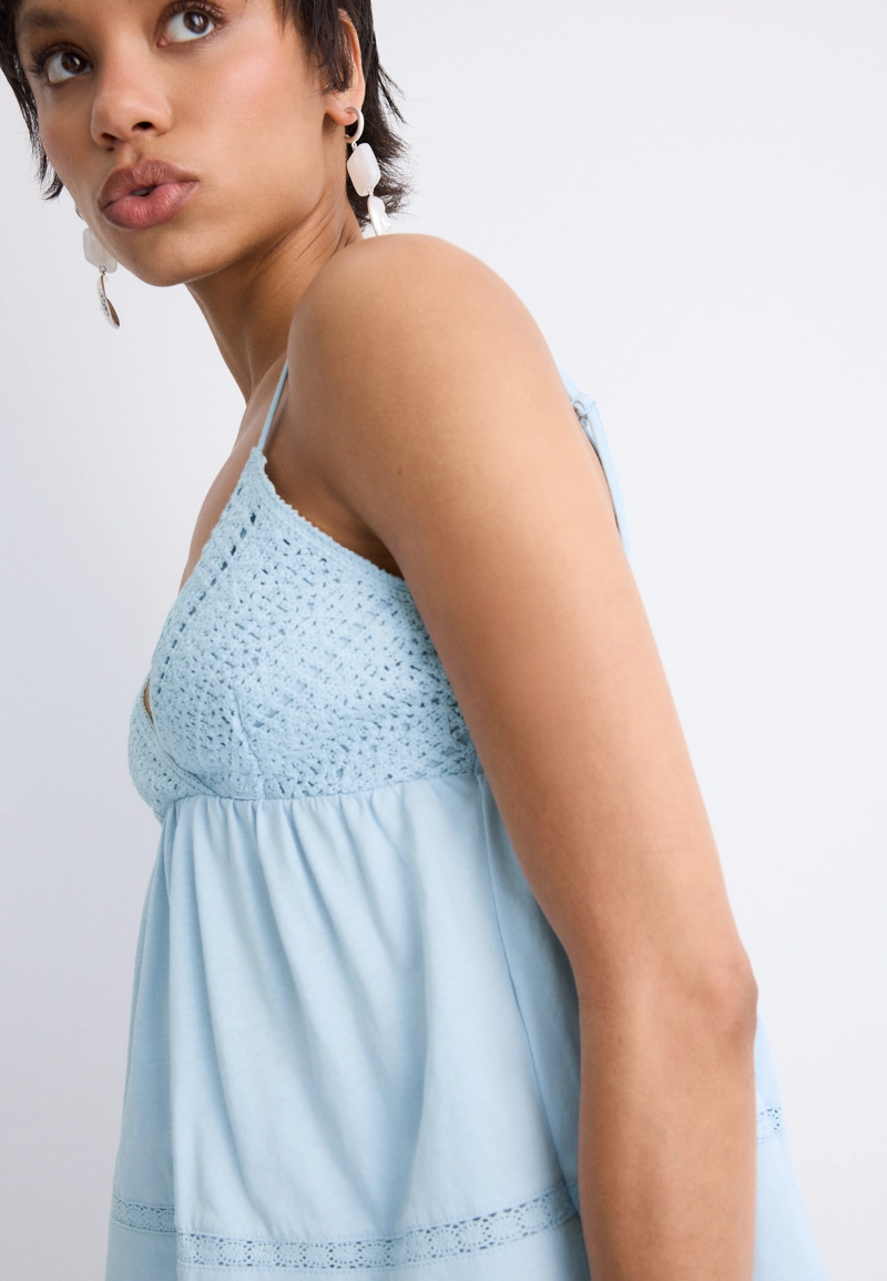 Топ на бретелях с отделкой кроше