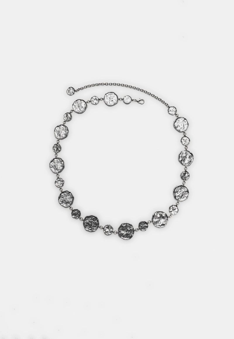 Металлический ремень с круглыми пластинами