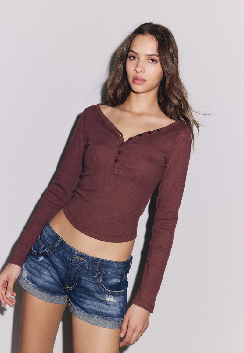 Топ с пуговицами