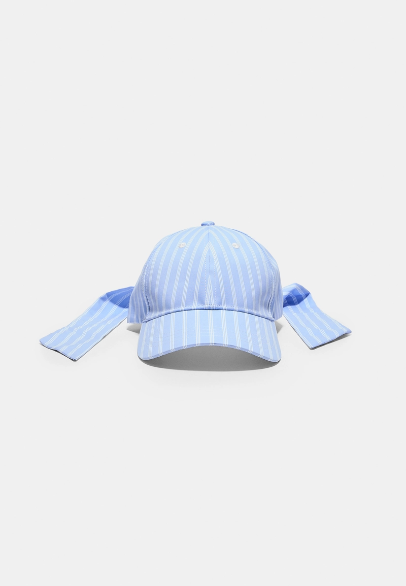 Кепка в полоску с бантом