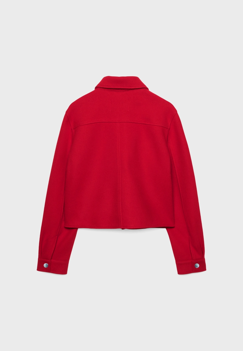 Укороченная куртка из мягкой ткани