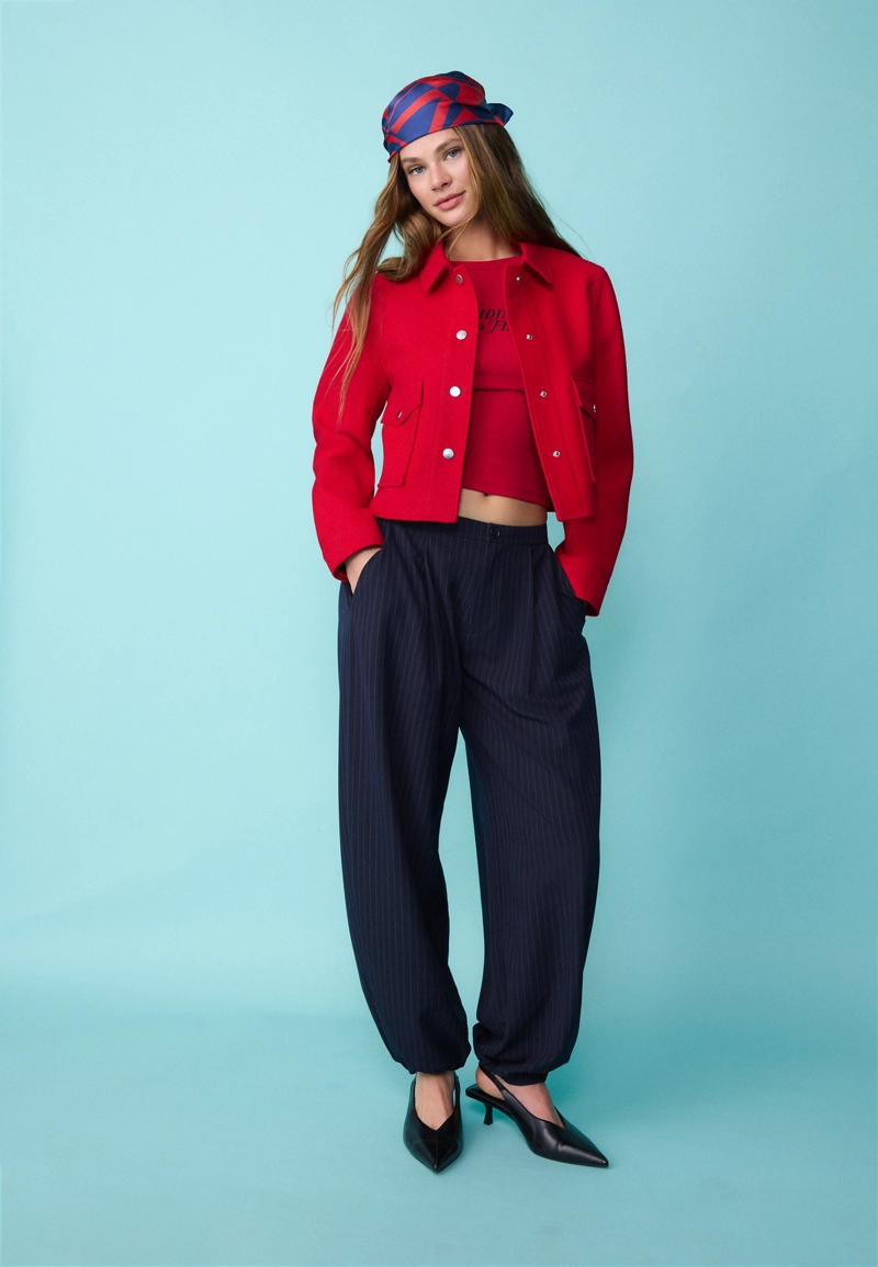 Укороченная куртка из мягкой ткани