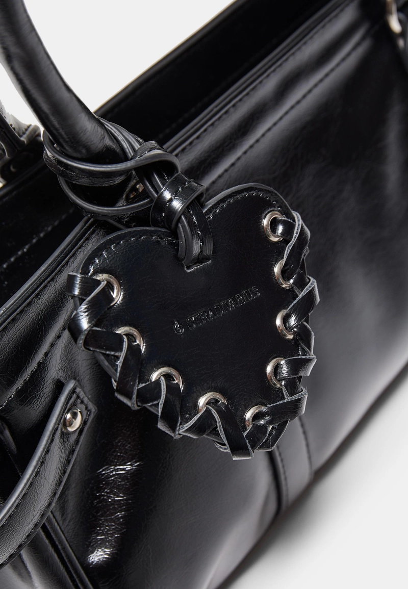 Сумка на плечо с сердечком