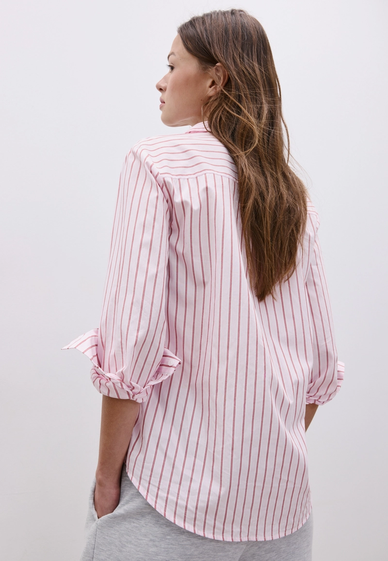 Базовая рубашка в полоску из поплина с карманом