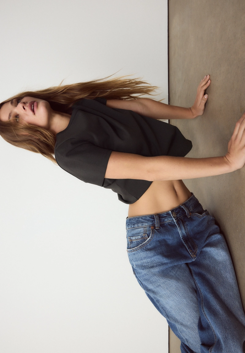 Базовая футболка regular из мягкой ткани