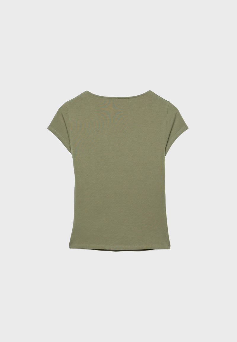 Футболка с короткими рукавами и V-образным вырезом