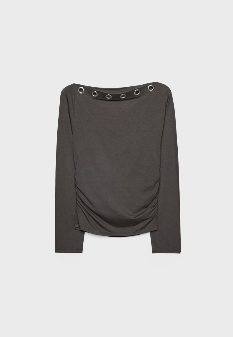 Футболка асимметричная с люверсами