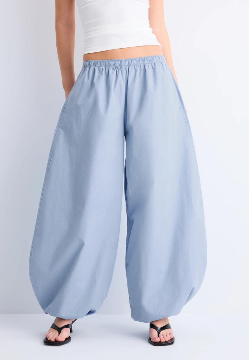 Объемные брюки из поплина