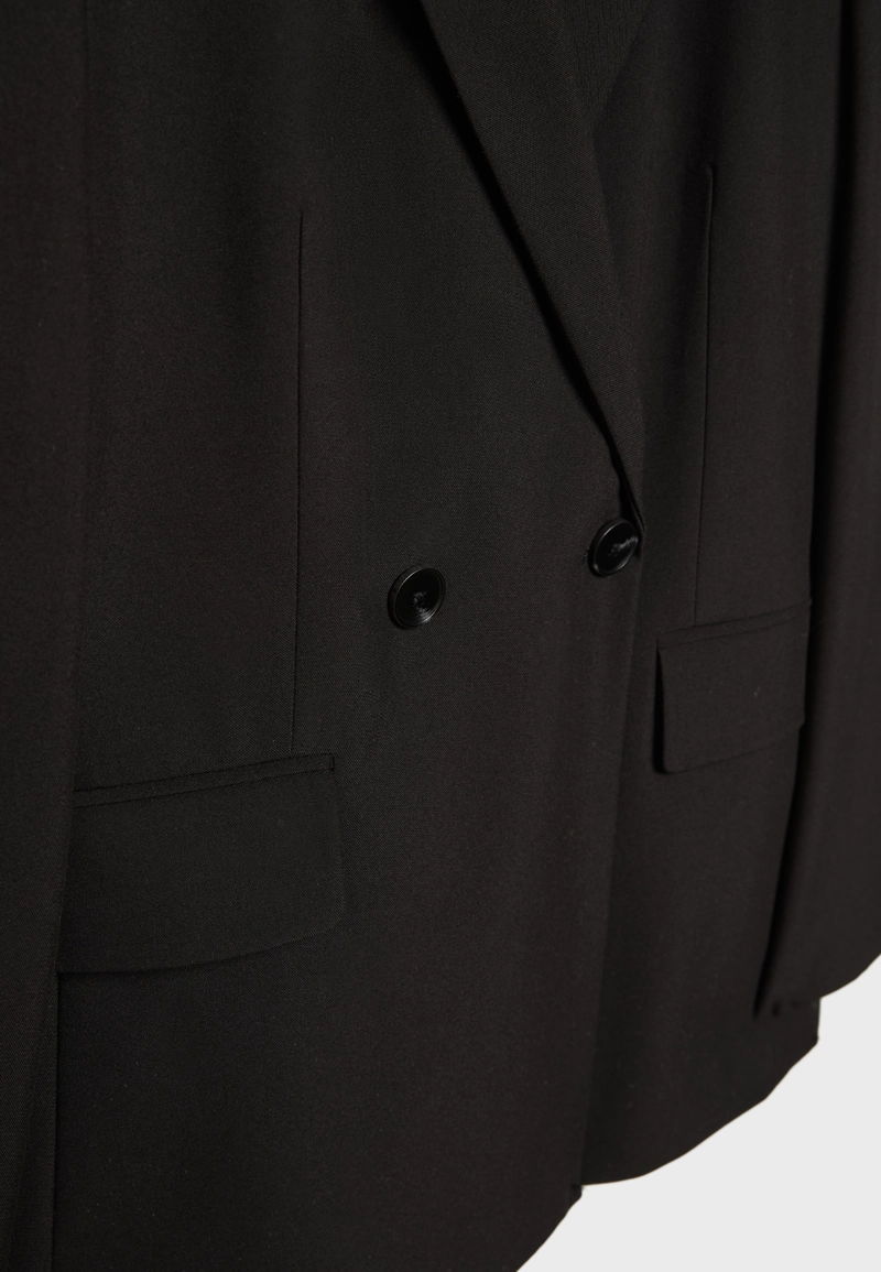 Приталенный пиджак