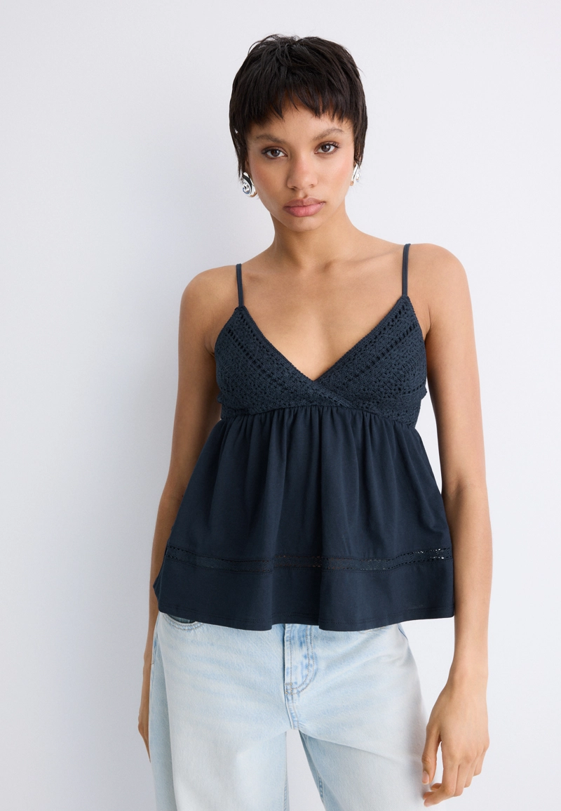 Топ на бретелях с отделкой кроше