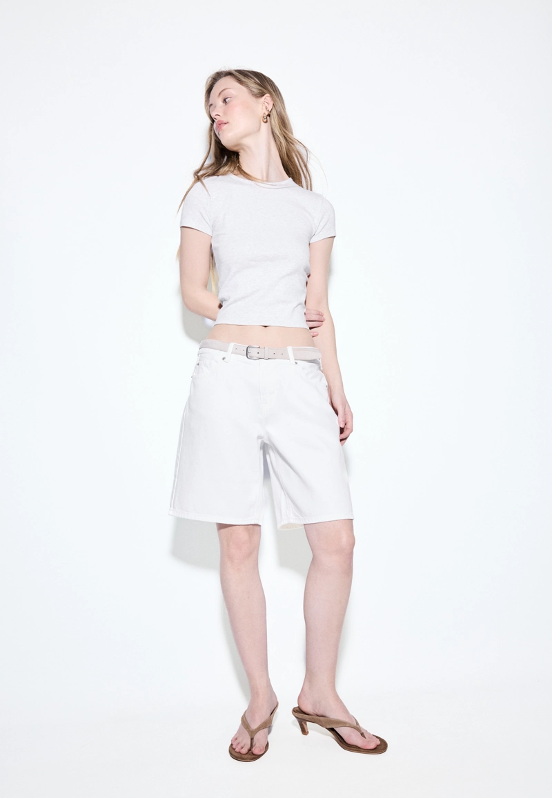 Джинсовые шорты с ремнем