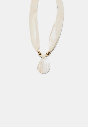 Тканевое колье под перламутр- Заказать в России