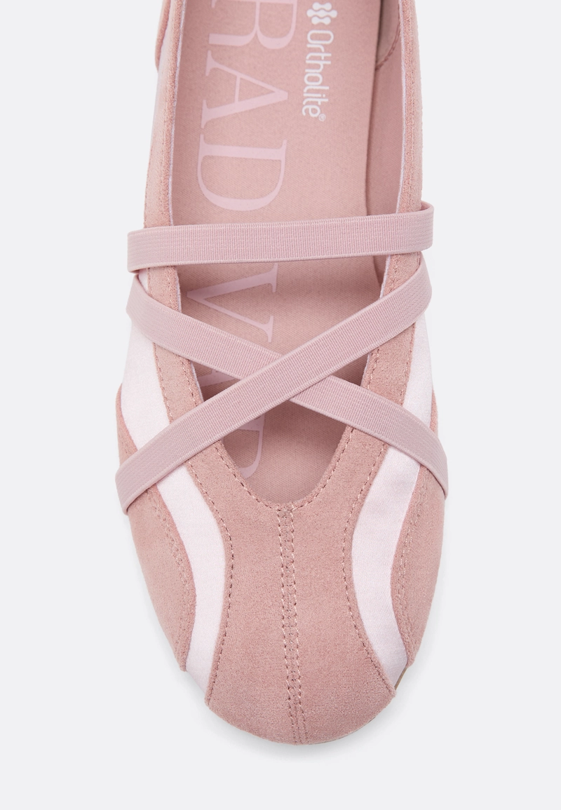 Слипоны‑кеды с перекрещивающимися ремешками