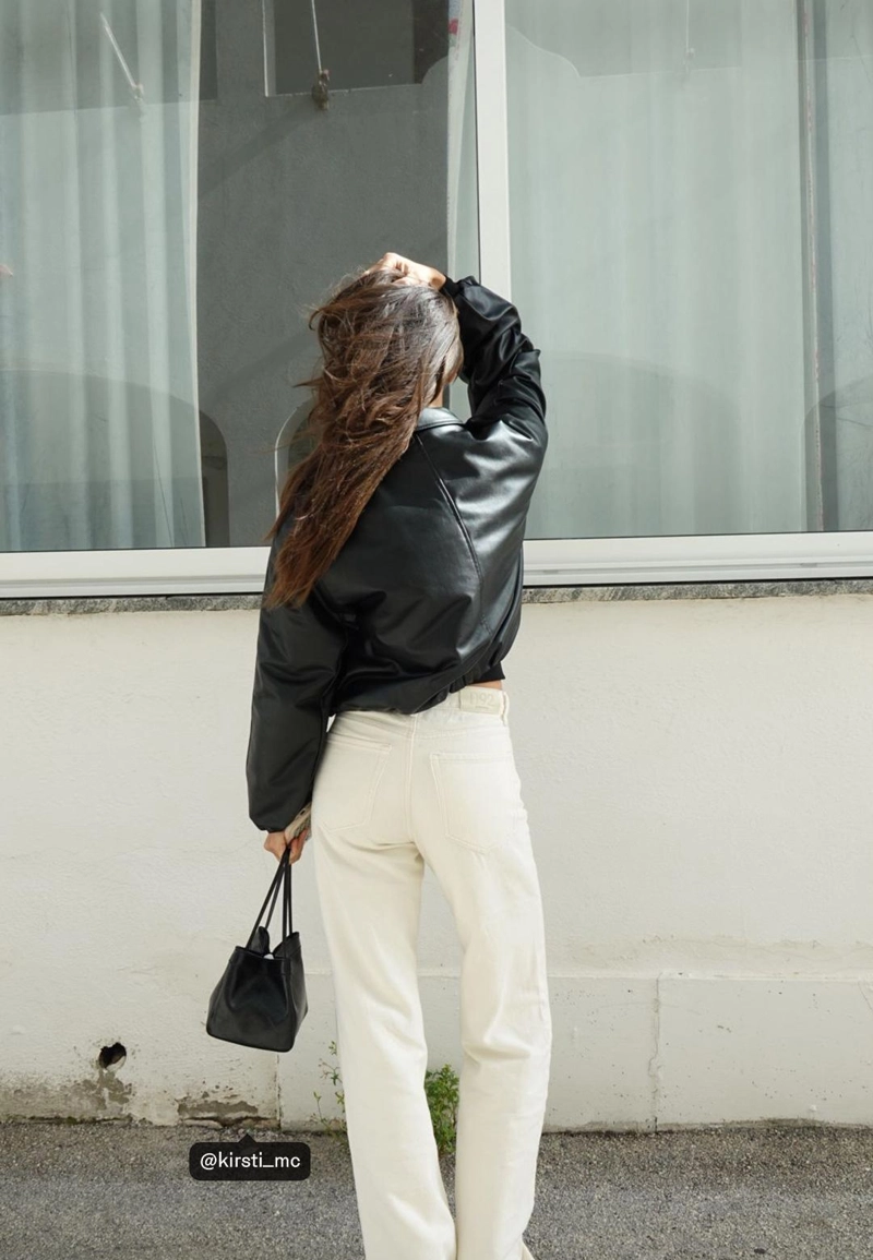 Стеганая куртка-бомбер из искусственной кожи