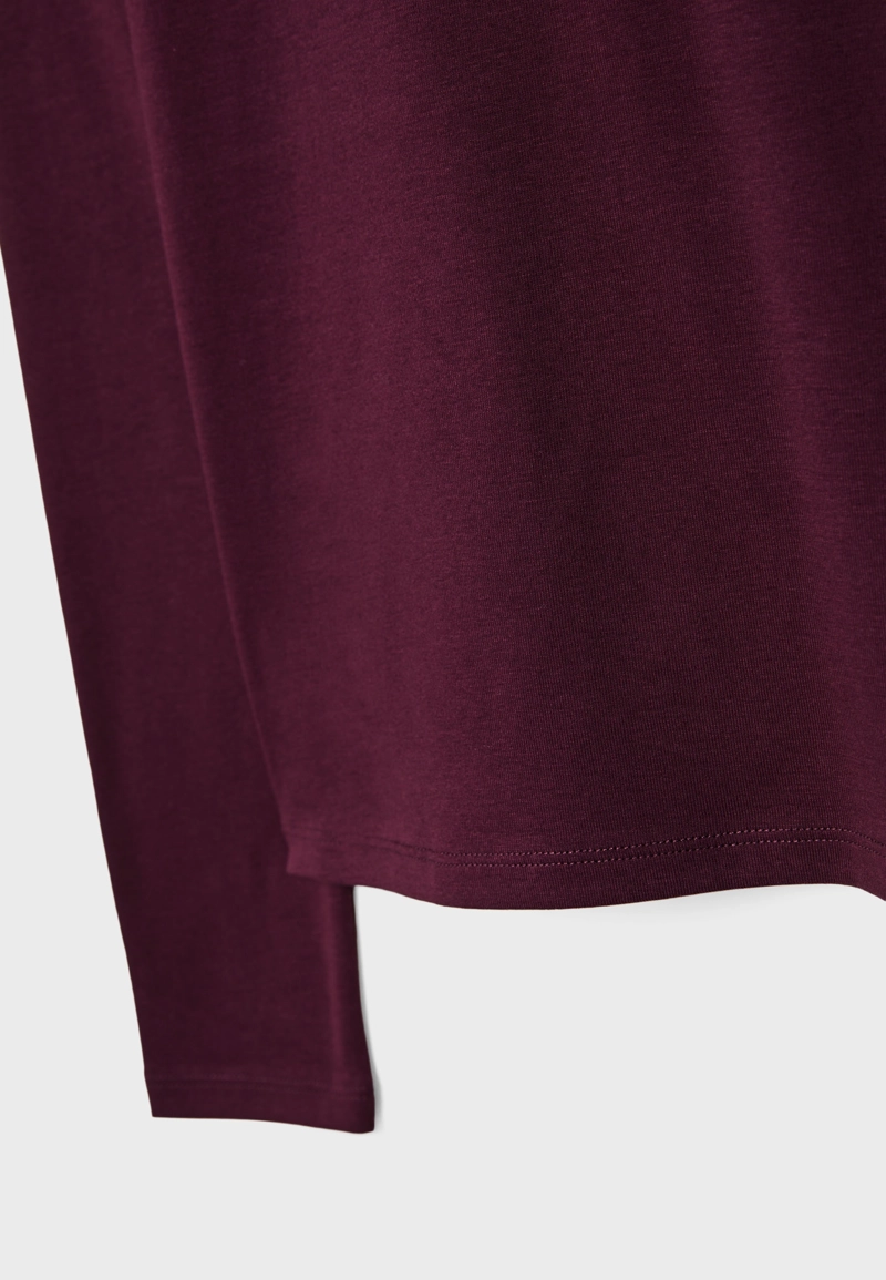 Базовая футболка с длинными рукавами