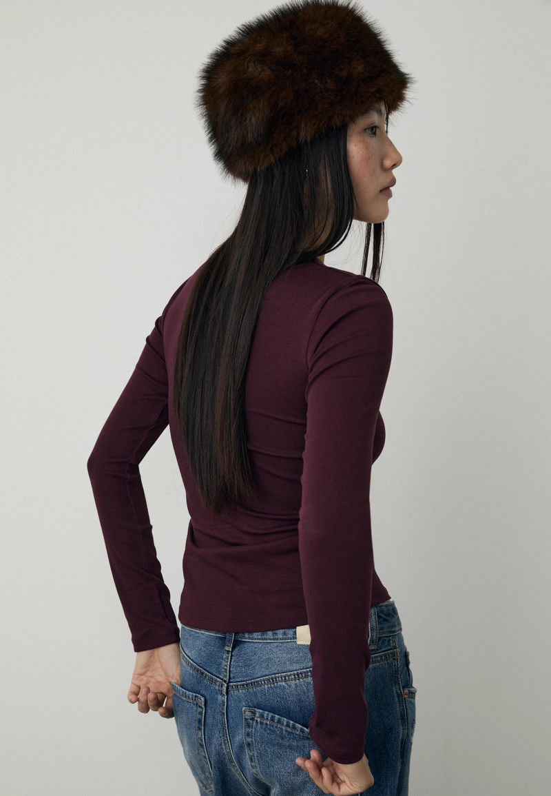 Базовая футболка с длинными рукавами