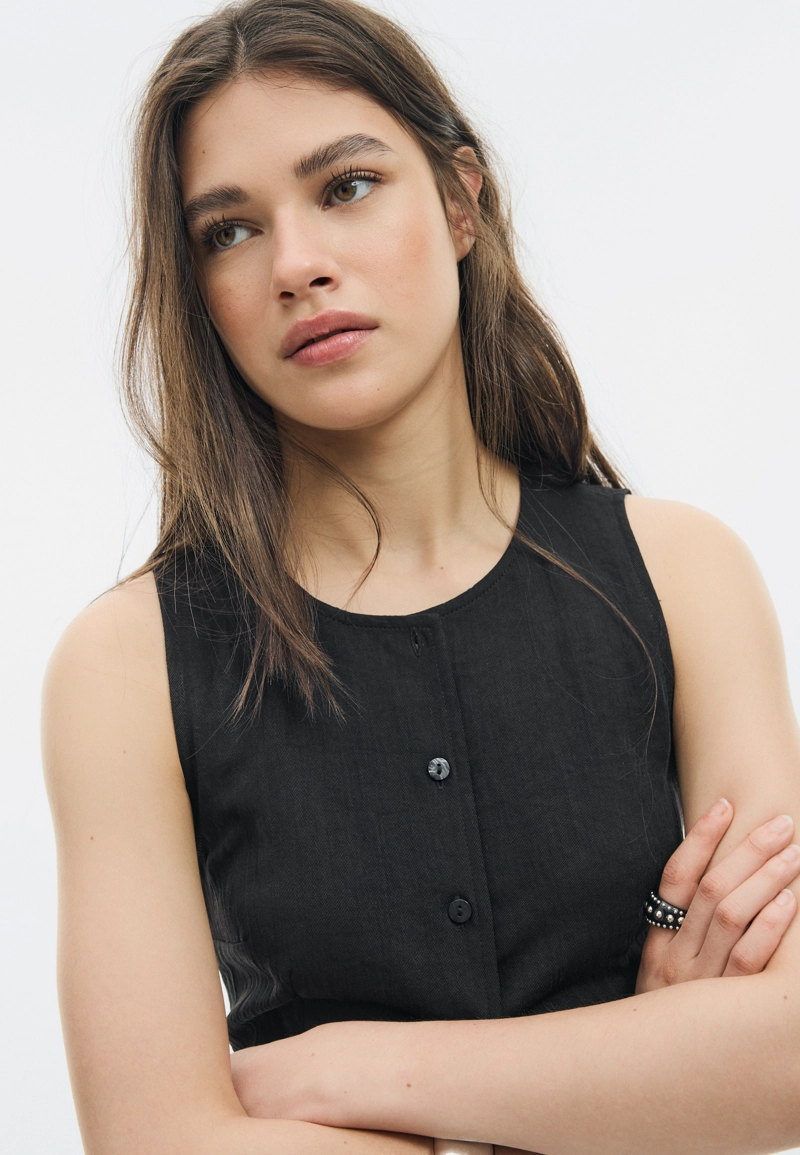 Текстурный топ на пуговицах