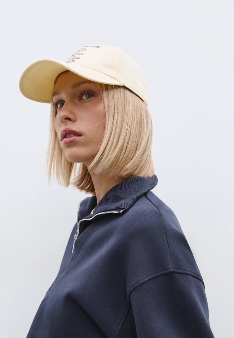 Толстовка с воротником-стойкой на молнии