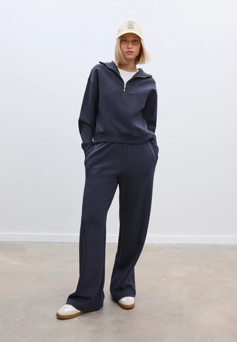 Толстовка с воротником-стойкой на молнии