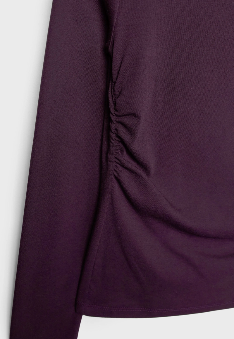 Футболка с длинными рукавами и сборками