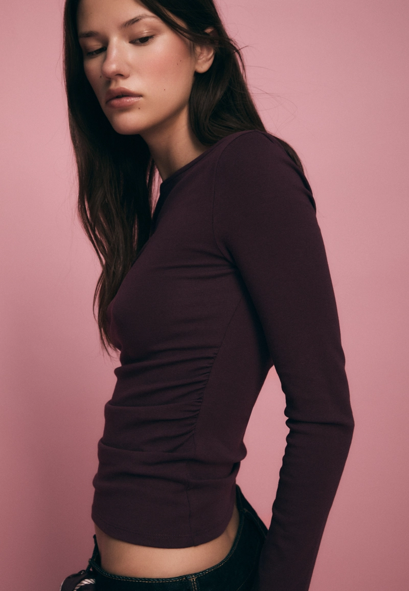 Футболка с длинными рукавами и сборками