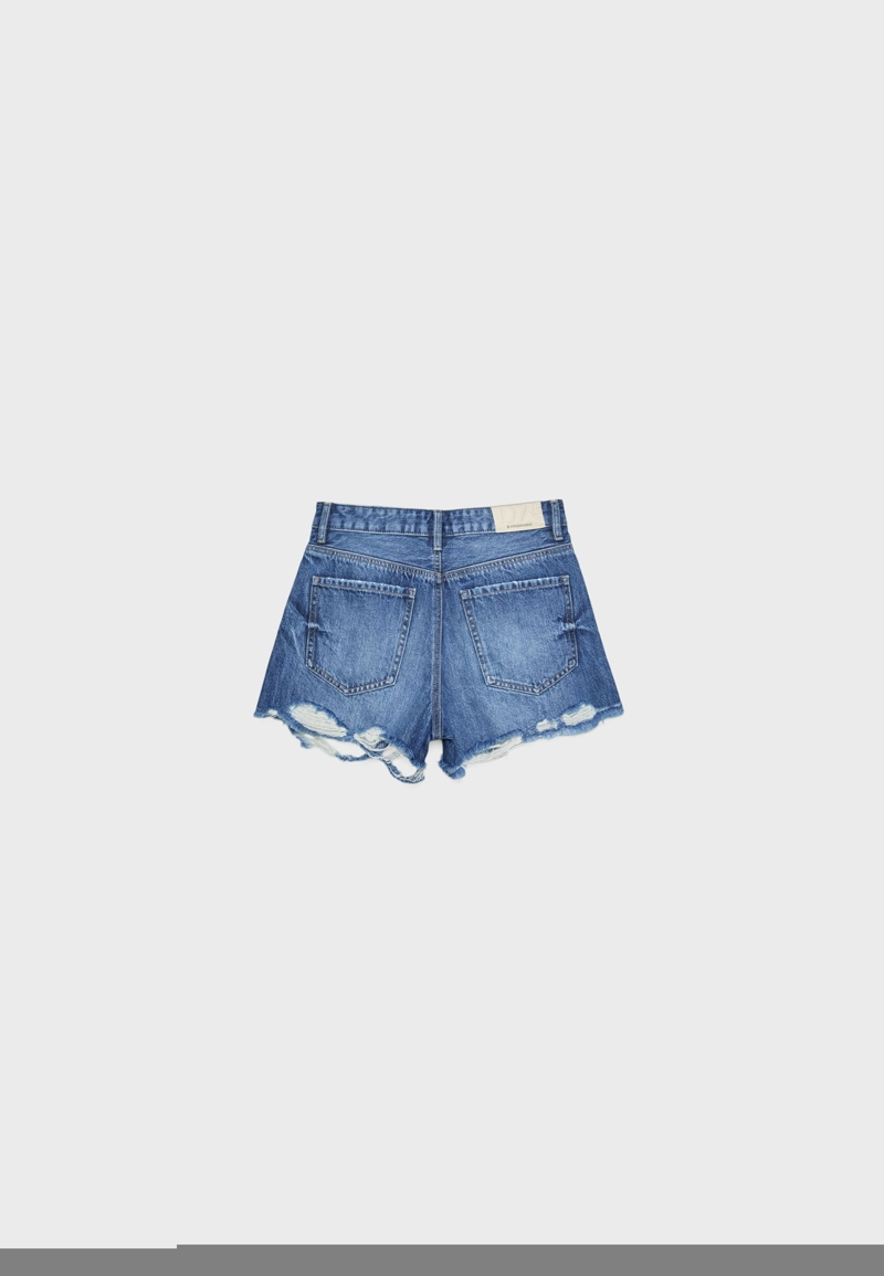 Рваные джинсовые шорты D75