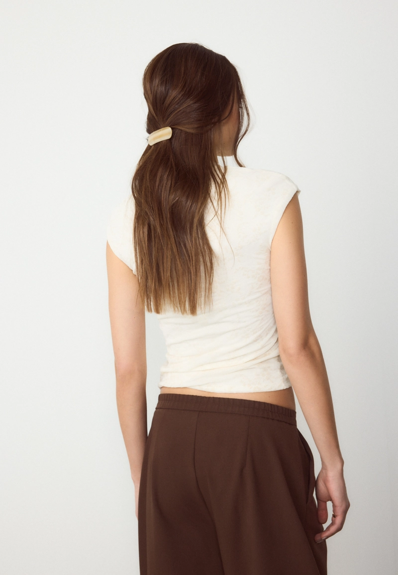 Флокированная футболка в стиле ципао