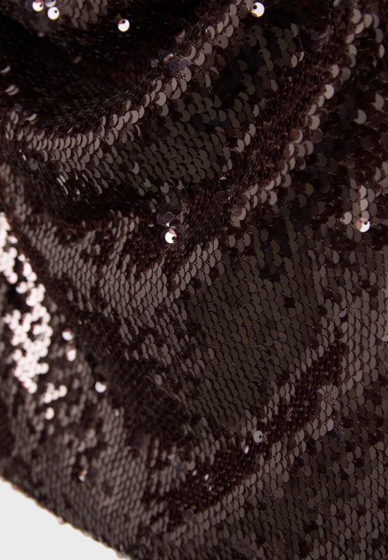 Топ с пайетками и горловиной халтер